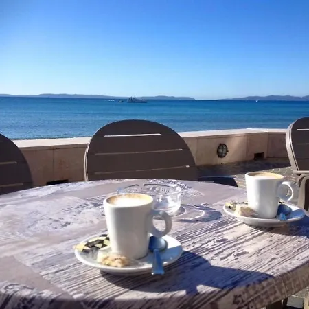 T2 Avec Parking Au Lavandou, Pieds Dans L'eau - Fr-1-251-210 Appartement Le Lavandou