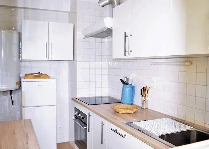 T2 Avec Parking Au Lavandou, Pieds Dans L'eau - Fr-1-251-210