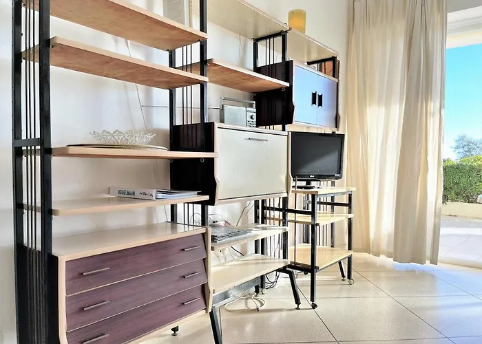 Apartman T2 Avec Parking Au Lavandou, Pieds Dans L'eau - Fr-1-251-210 Le Lavandou