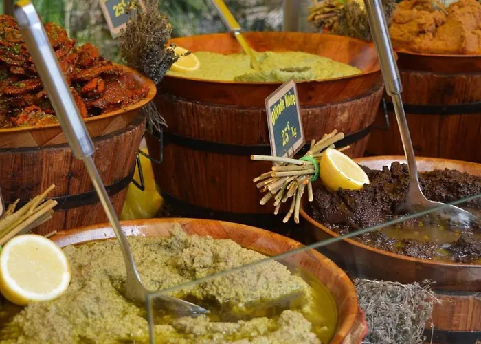 T2 Avec Parking Au Lavandou, Pieds Dans L'eau - Fr-1-251-210 * Le Lavandou